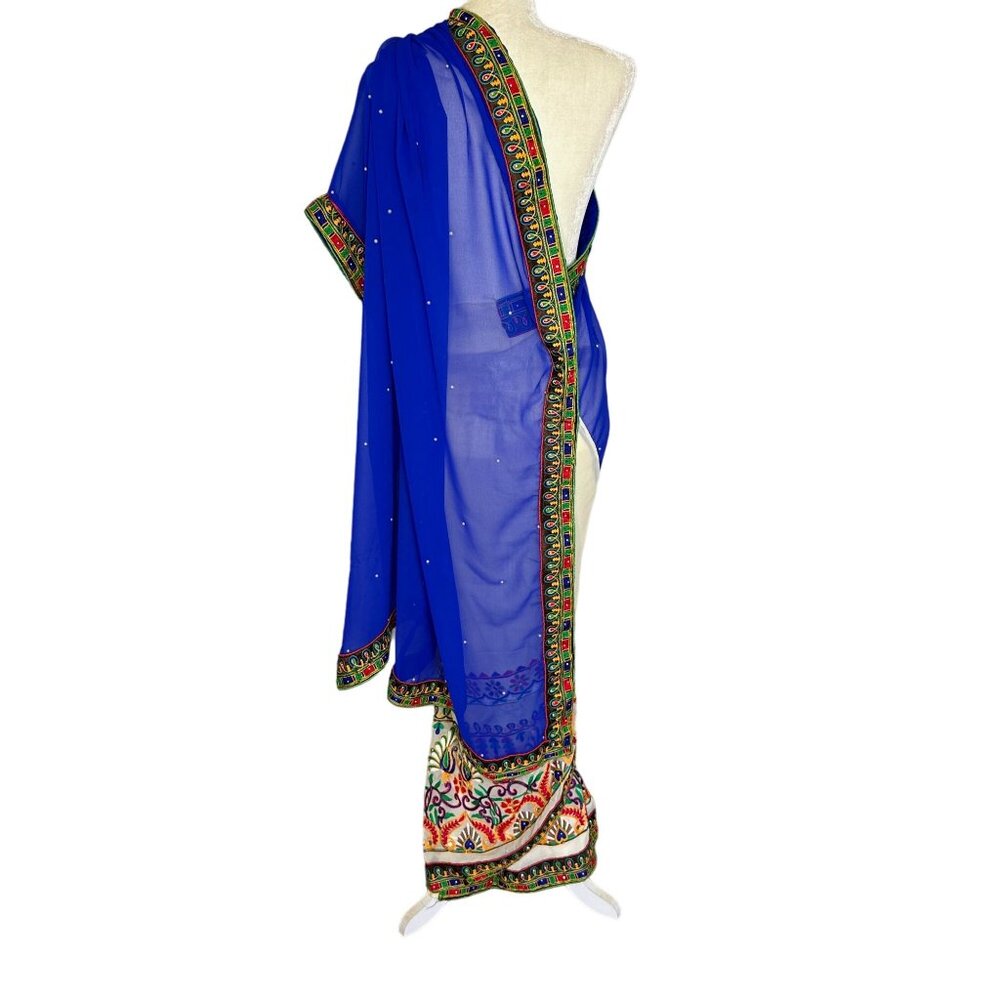 Elegant Blue and Cream Embroidered Saree - Picture 5 of 9